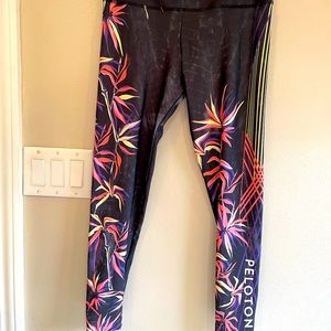 Peloton leggings size large